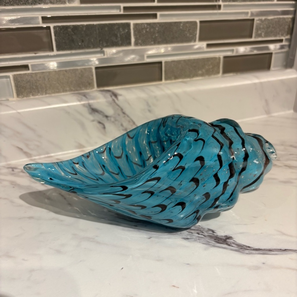 Vintage Murano glass conch sea shell paper weight catch all jewelry holder‎